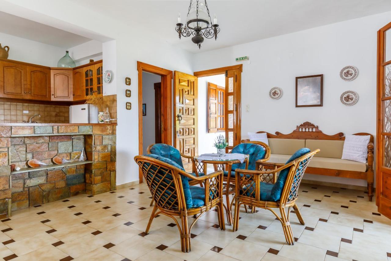 Ourania Apartment Skopelos Town Exterior photo