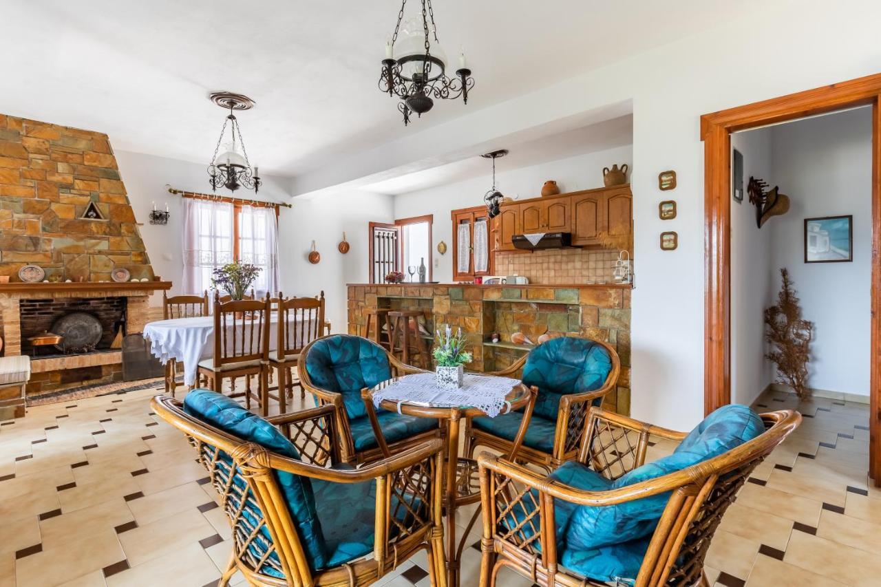 Ourania Apartment Skopelos Town Exterior photo